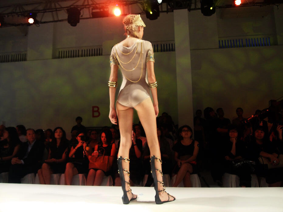 Fashion Show: Triumph 20 years of Maximizer Magic @ MoCA Singapore -  KinkyBlueFairy