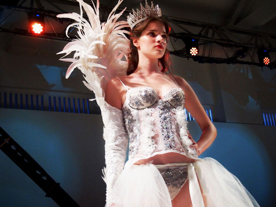 Fashion Show: Triumph 20 years of Maximizer Magic @ MoCA Singapore -  KinkyBlueFairy