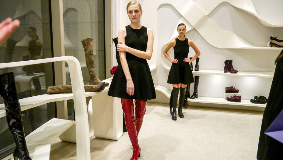 Stuart Weitzman - StuartWeitzmanAW15Presentation-4