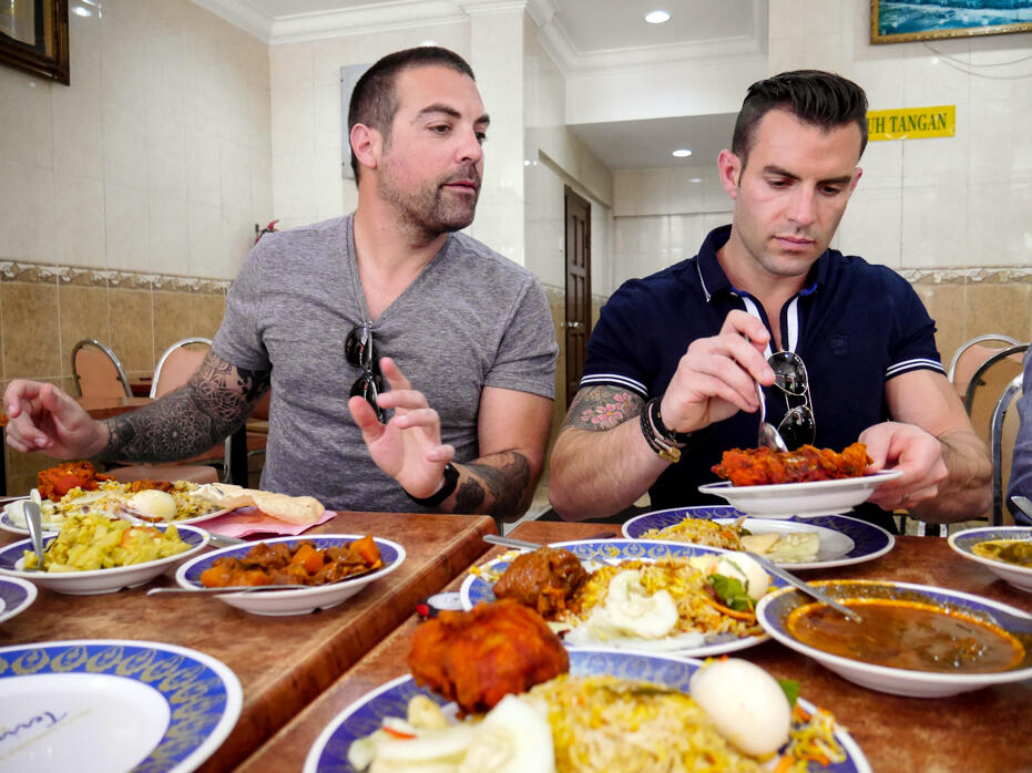 HGTV Asia The Cousins in Malaysia John Colaneri Anthony Carrino-11 Nasi Kandar Pelita KLCC