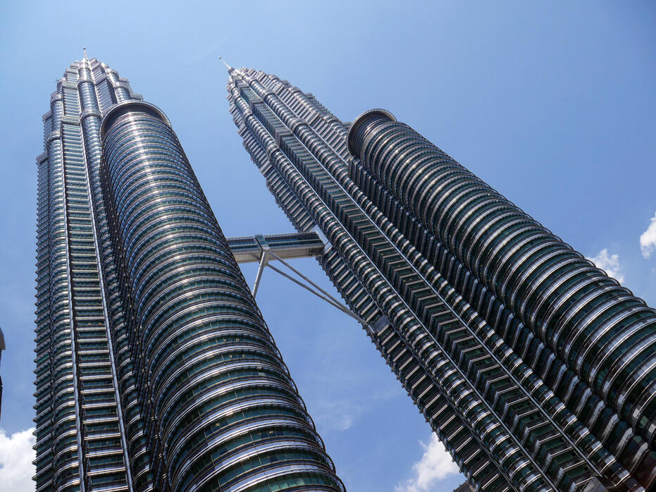 HGTV Asia The Cousins in Malaysia John Colaneri Anthony Carrino-16 KLCC Petronas Twin Towers