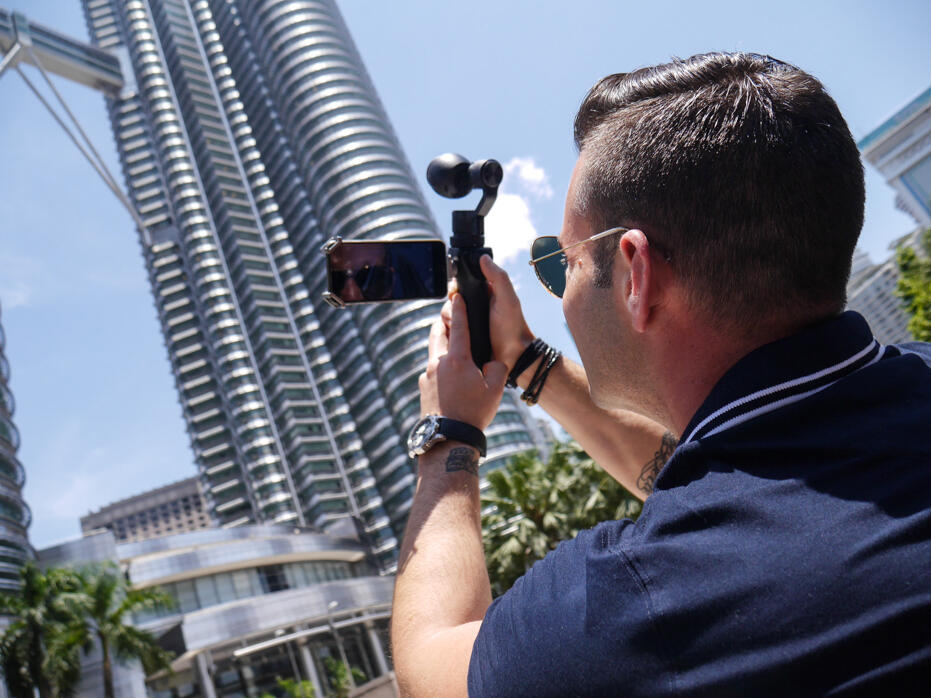 HGTV Asia The Cousins in Malaysia John Colaneri Anthony Carrino-18 KLCC Petronas Twin Towers