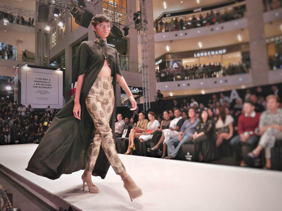 KL Fashion Week KLFW RTW 2016 Day 2 - 16 fashion show sazzy falak