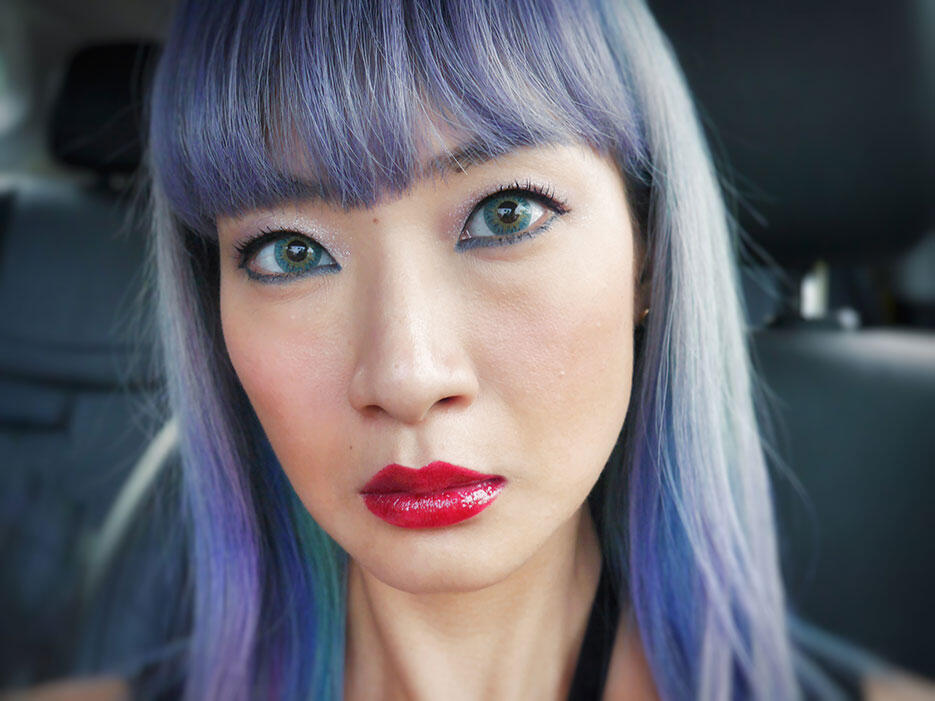 a-joyce-wong-kinkybluefairy-make-up-look-centro-hair-salon-blue-hair-han-stylist