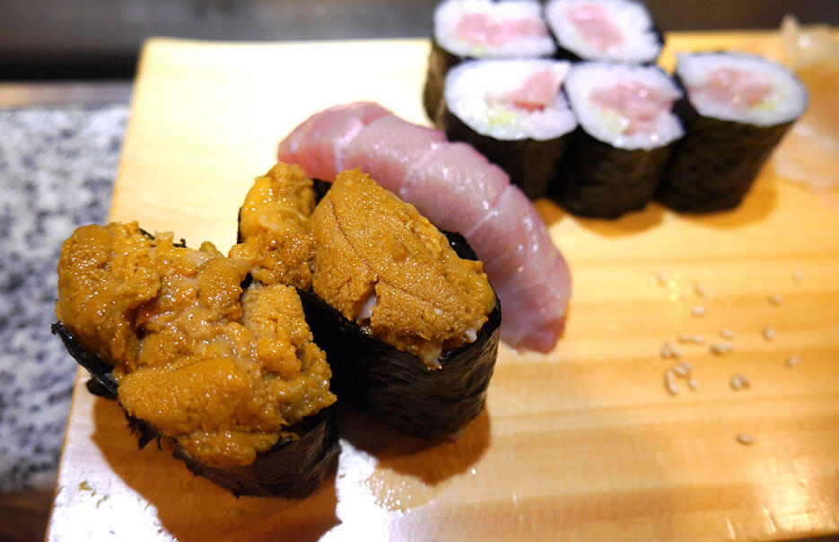 a-sushi-bar-nakano-5-uni-sea-urchin