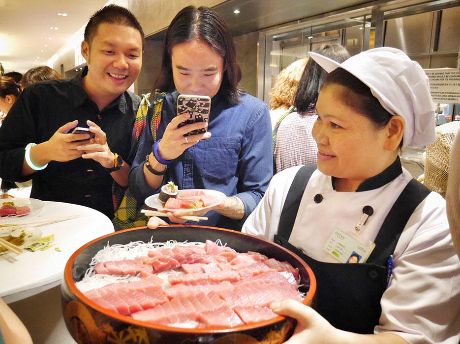 b-isetan-the-japan-store-lot-10-launch-7-the-market-tuna-sashimi