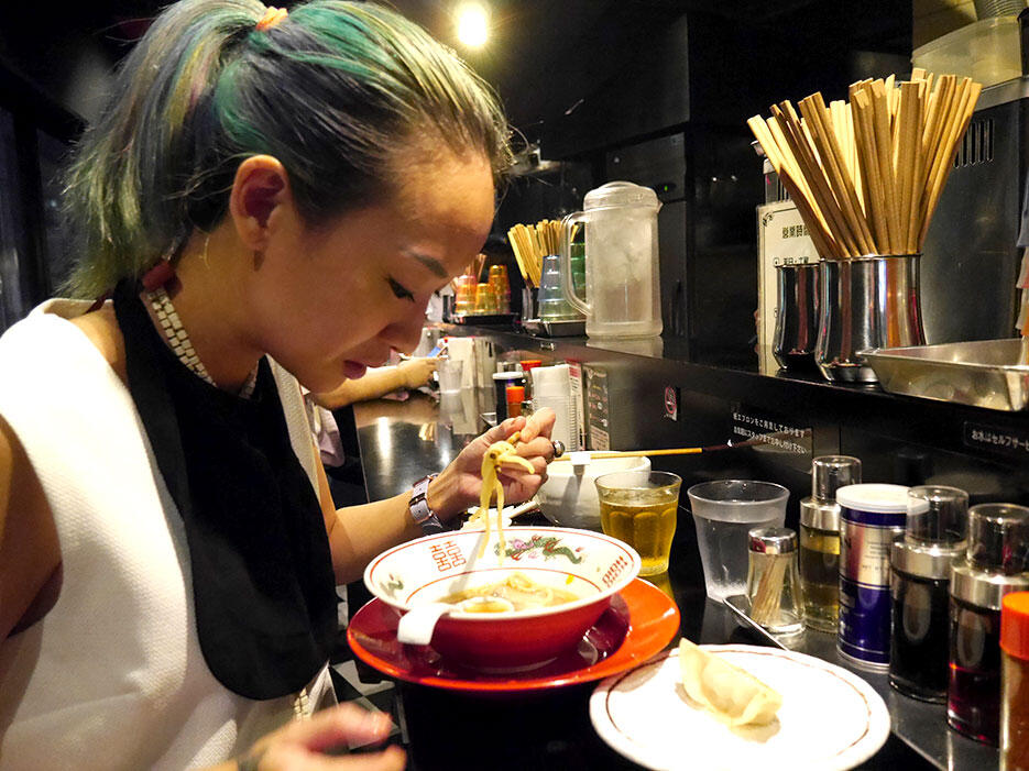 b-saikoro-ramen-restaurant-tokyo-japan-3