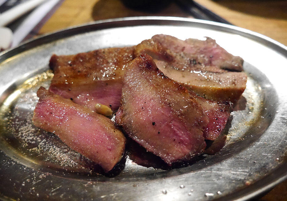 c-ebisu-yokocho-shibuya-5-bekohira-famous-grilled-beef-tongue