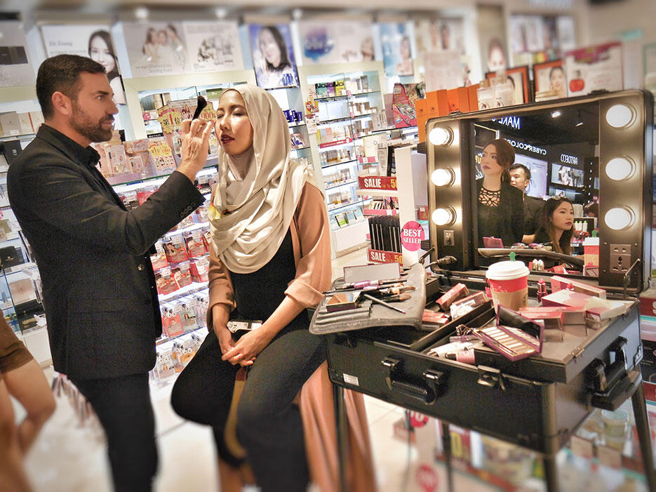 a-pupa-milano-make-up-demo-sasa-malaysia_2-giorgio-forgani-aida-sue