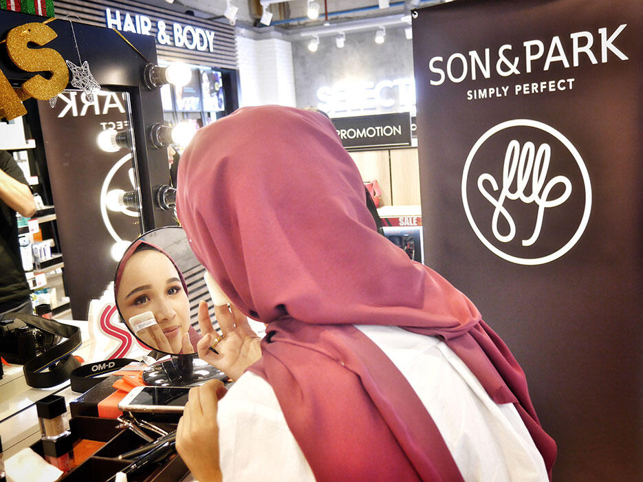 son-park-cosmetics-make-up-workshop-selectiv-by-sasa-malaysia-4-faafirds