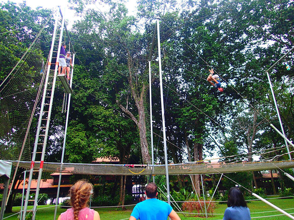 club-med-cherating-64-trapeze