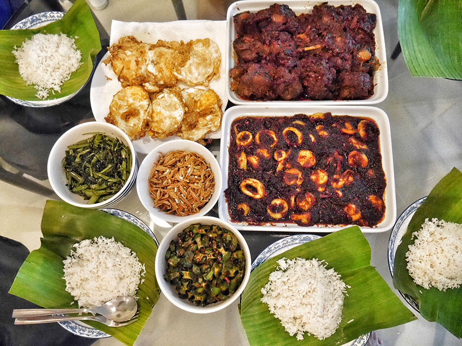 malaysian-food-3-home-cooked-nasi-lemak