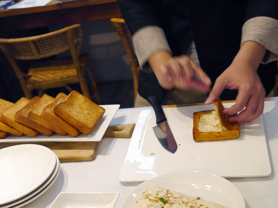 Jia-jia-west-market-hotel-tainan-taiwan-20-cooking-class-coffin-bread