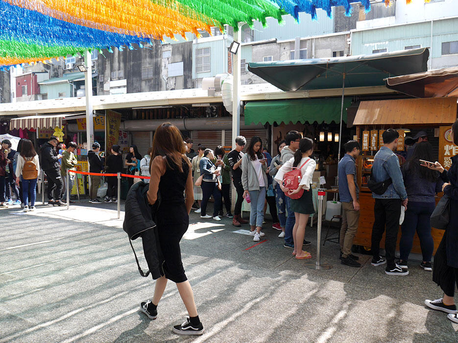 a-tainan-street-food-3-queue-fried-chicken