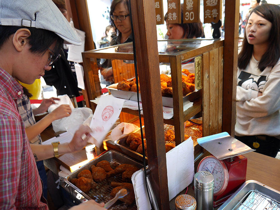 a-tainan-street-food-4-queue-fried-chicken