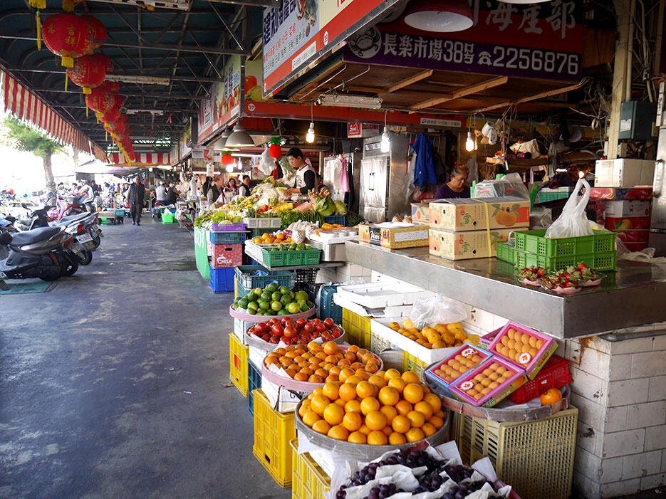 a-tainan-taiwan-16-water-fairy-temple-market