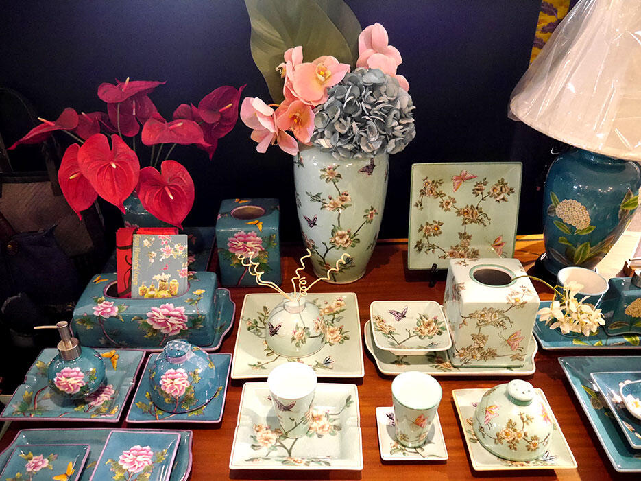 a-tainan-taiwan-22-hayashi-department-store-botanical-ceramics