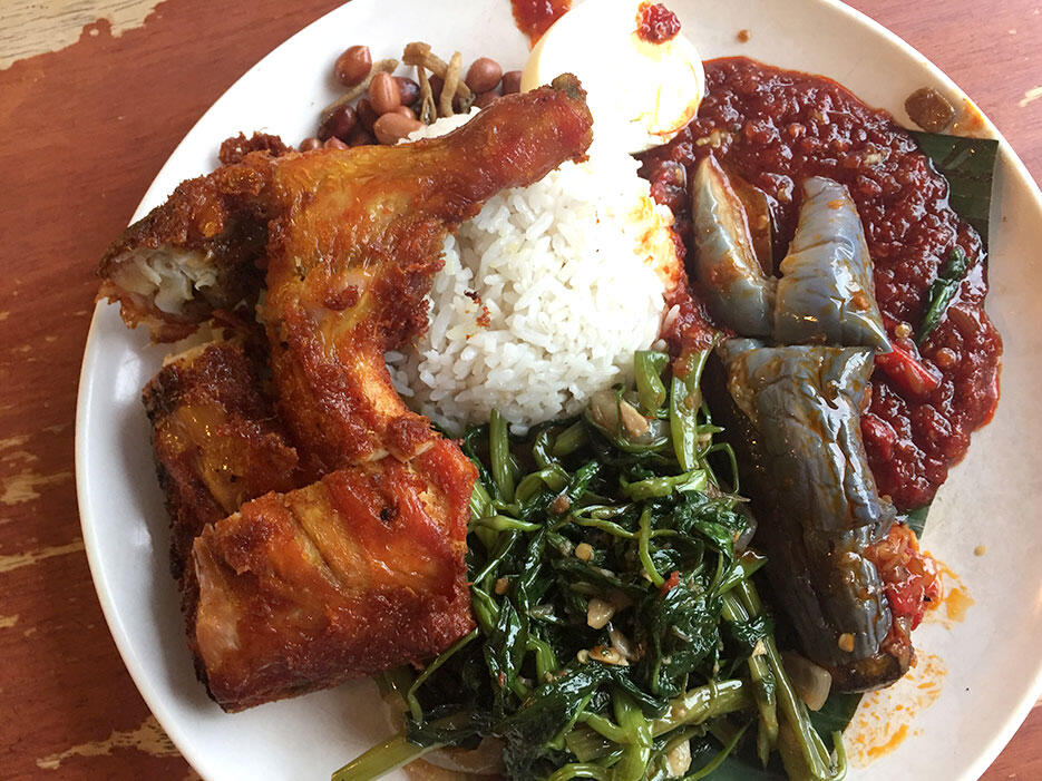 food-malaysia-10-village-park-nasi-lemak