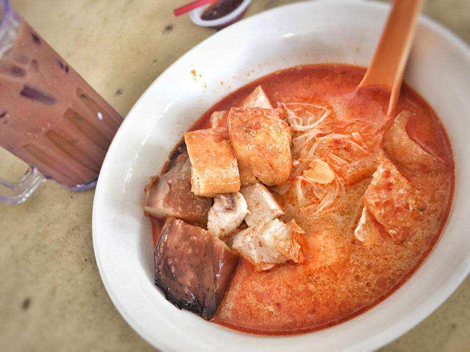 food-malaysia-13-happy-mansion-curry-laksa