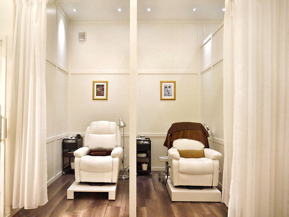 salon-blanc-pavilion-malaysia-1-eyelash-extentions-beauty-treatment-area