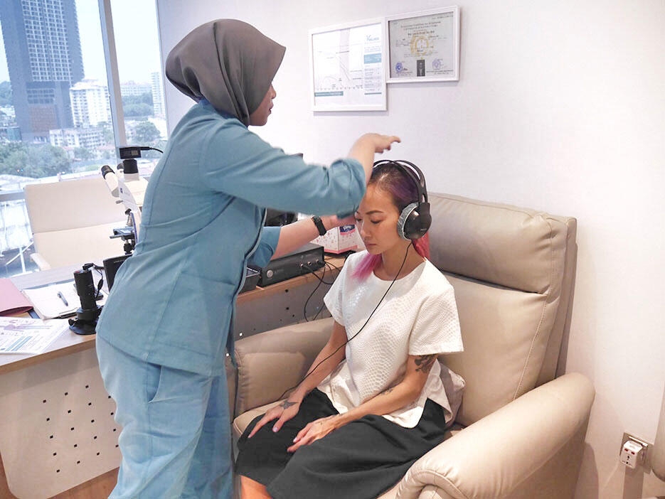 v-wellness-centre-kuala-lumpur-malaysia-2-bio-resonance-scan