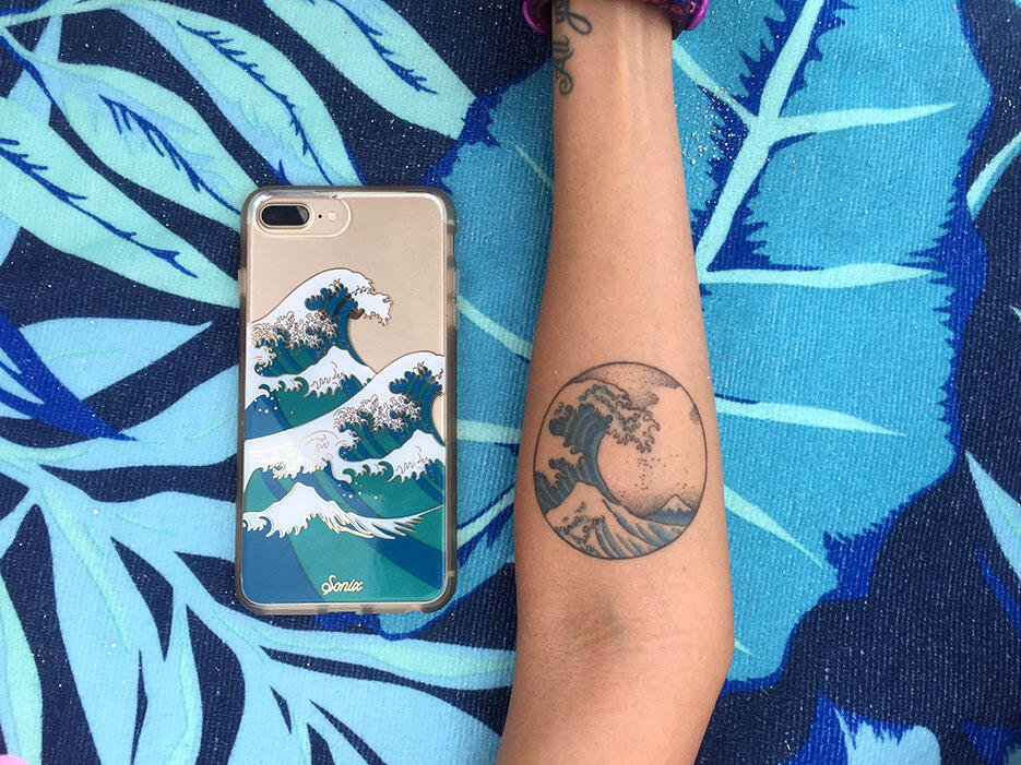 uluwatu-surf-villas-bali-6-great-wave-of-kanagawa-tattoo-phone-cover