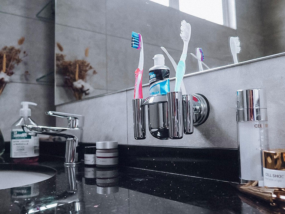 casa-fairy-feca-malaysia-interior-design-20-diana-toothbrush-holder-master-bathroom-counter