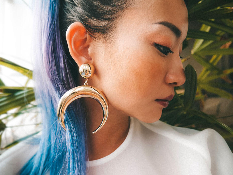 nastygal-crescent-earrings-buyandship-2-joyce-wong-malaysia